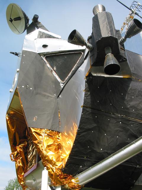 LEM, 2003-2007, 13'X11'X14', aluminum, steel, epoxy, wood, rubber, money
Lunar Excursion Module, exterior