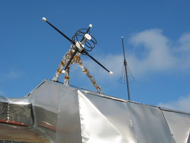 LEM, 2003-2007, 13'X11'X14', aluminum, steel, epoxy, wood, rubber, money
VHF, EVA antennas