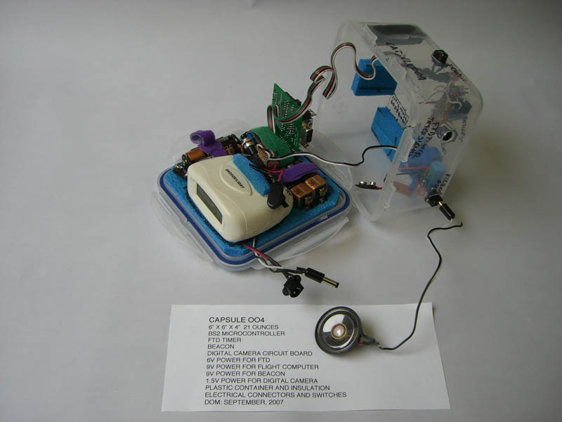 CAPSULE OO4
6